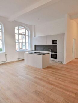 Historischer Charme trifft Moderne: Sanierte Altbauwohnung mit 3,80 m Deckenhöhe - Hanau (Brüder-Grimm-Stadt)