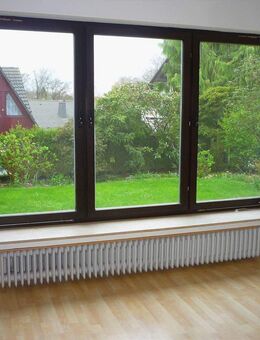 Kleine schöne gepflegte Wohnung, mit neuer Einbauküche im Souterrain und kleiner Terrasse. - Wermelskirchen