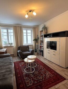 Altstadt-Idylle trifft Wohngefühl: 4-Zimmer-Wohnung in denkmalgeschütztem Sandsteinhaus - Fürth