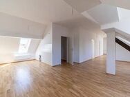 WG-taugliche 4 Zimmer Dachgeschoßwohnung! Bei Anmietung bis zum 30.06.2025 erstatten wir Ihnen eine Grundmiete! - Nürnberg