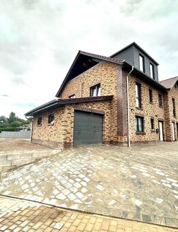 Moderne Doppelhaushälfte mit Garage in Rinteln - Rinteln
