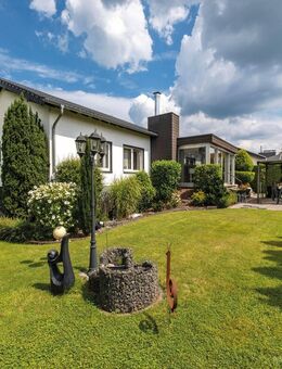 MANNELLA *Stilvoller Bungalow mit Wintergarten und Traumgrundstück* in zentraler Lage von Seelscheid - Neunkirchen-Seelscheid
