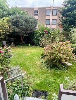 freie Wohnung mit Loggia und direktem Zugang zum eigenen Garten in D-Knittkuhl - Düsseldorf
