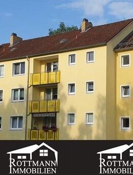 Renovierte Eigentumswohnung mit Garage und Loggia - Hof