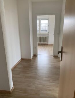 Neu Renovierte 3 Zimmerwohnung mit Balkon in einer ruhigen aber zentralen Lage - Niederstotzingen