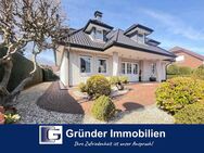 Wohnglück in Dörpen: Exquisiter Walmdachbungalow mit Charme und Komfort - Dörpen