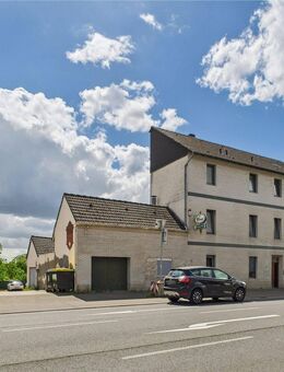 Vielseitige Immobilie mit 4 Wohnungen, Halle und Parkplatz in Geilenkirchen - Gillrath! - Geilenkirchen