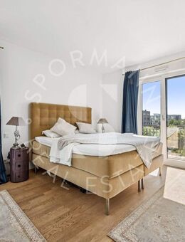 High-quality 4-room apartment with two balconies in a sought-after residential area - Düsseldorf