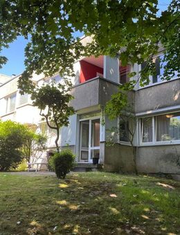Zentral und dennoch schön ruhig in Jenfeld! Gut geschnittene 2-Zimmer-Eigentumswohnung mit Terrasse - Hamburg