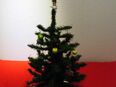 Fertig geschmückter Plaste Weihnachtsbaum ohne Beleuchtung in 01069