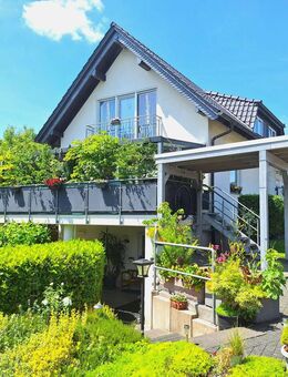 Energieeffizient & modernisiert- Gepflegtes Einfamilienhaus mit Einliegerwohnung - Much