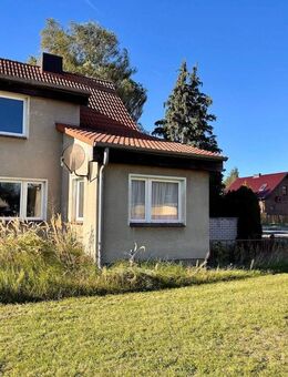 HORN IMMOBILIEN++ Doppelhaushälfte in Rossow, sanierungsbedürftig mit kleinem Garten - Rossow