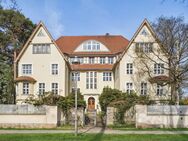 Stil trifft Geborgenheit - Großzügige Maisonette-Wohnung am wunderschönen Mexikoplatz - Berlin