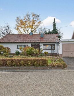 Stilvoller Bungalow mit großem Grundstück und Ausbaupotenzial in Marxzell-Schielberg - Marxzell