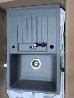 Neues Blanco Silgranit Spühlbecken in Grau - Celle