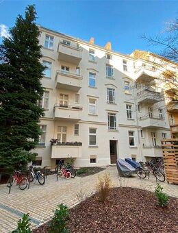 Vermietete Altbauwohnung mit Garten im renovierten Jugendstil-Altbau - Berlin
