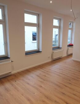 RUHIG WOHNEN INMITTEN DER STADT - SANIERTE 4-ZIMMER DG-WOHNUNG ZU VERMIETEN - Schwäbisch Gmünd