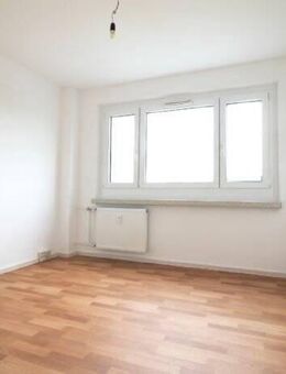 Kleine 2-Raum-Wohnung mit Blick auf Felder & Wälder - Flöha