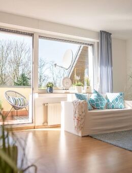 Wunderschöne, kleine Wohnung - komplett renoviert mit sehr großem Balkon und Blick ins Grüne - Duisburg