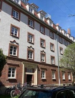 Exklusive Altbauwohnung mit großer Wohnküche - München