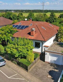 Traumhafter Winkelbungalow mit Einliegerwohnung in ruhiger Lage von Stutensee - Stutensee