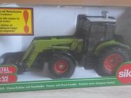 3656 Claas-Traktor mit Frontlader von Siku, 1:32, OVP - Garbsen