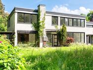 Großzügiges EFH auf ca. 900 m² eingewachsenem Süd-Grundstück in malerischer Billenähe - Reinbek
