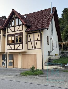 Kleine Doppelhaushälfte mit Garage in gepflegten Zustand - Widdern