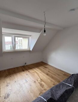 Frisch sanierte 3-Zi.-Wohnung mit Ihrem eigenen Garten in Hasenbuck! - Nürnberg