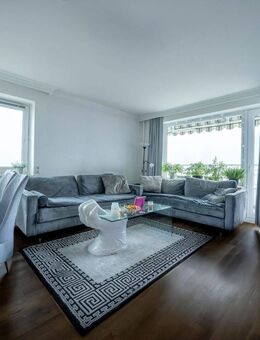 Endetagenwohnung mit 2 Balkonen & Weitblick - Reinbek