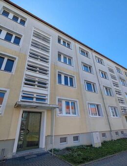 ++ Ihre neue 3-Raum Wohnung mit Balkon in schöner, ruhiger Wohnanlage ++ - Limbach-Oberfrohna