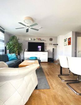 Hochwertige 3 Zimmer Wohnung mit Einbauküche, Balkon und Garage in Burgfarrnbach - Fürth