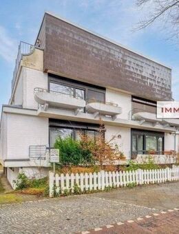 IMMOBERLIN.DE - Charmante Wohnung mit ruhigem Balkon & überdachtem Pkw-Stellplatz - Berlin