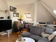 Charmante Dachgeschosswohnung mit großzügiger Essküche - Köln