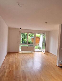 Haus im Haus 4-Zimmer-Maisonette-Wohnung mit Garten und Freisitz - Grasbrunn