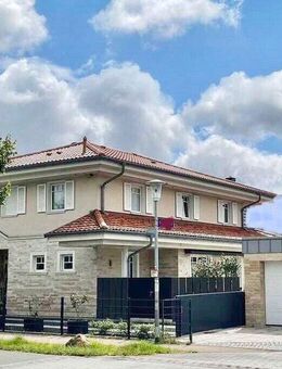 Große und modern-luxuriös ausgestattete Villa im Toskana-Stil am Hamburger Stadtrand zu verkaufen - Reinbek