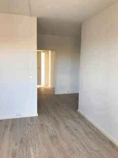 4-Zimmer-Wohnung mit Balkon + EBK