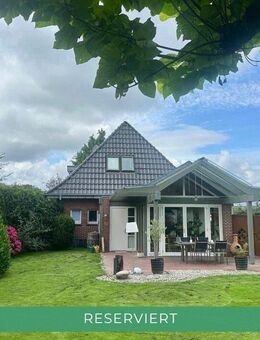 STILVOLLES ZUHAUSE MIT PHOTOVOLTAIK UND PARKGARTEN - Westerstede