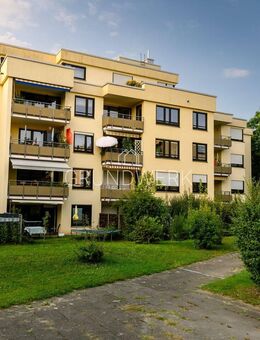 Bezugsfreie 2,5-Zimmer-Wohnung im 3. OG mit Aufzug, Südbalkon und TG-Stellplatz - Gundelfingen