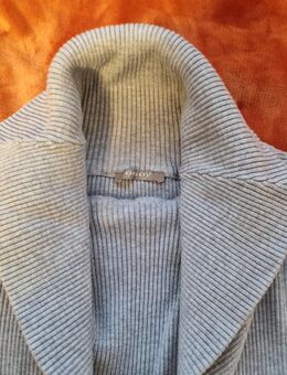 Elegantes Strickkleid (Rippstrick) mit Schalkragen – Orsay - Rosenfeld