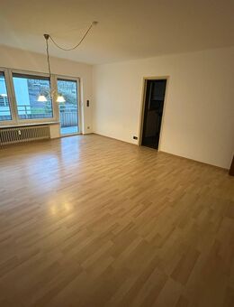 Sbr.-Dudweiler - Süd * Uni Nähe * helle 3 ZKB * Balkon * Einbauküche * ca. 70 qm - Saarbrücken
