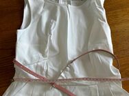 Weißes Kleid mit Taschen - Biebelried