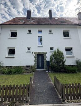 ZU VERKAUFEN: Teilsaniertes und sehr gepflegtes 5-Parteien Mehrfamilienhaus in bester Lage von Soest mit Balkonen und Garagen - Soest