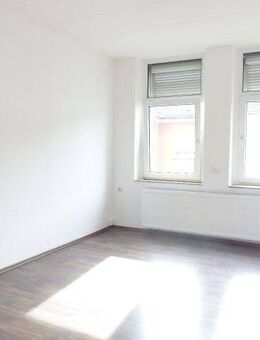 Recklinghausen-Hochlarmark! Kleine Single-Wohnung im gepflegten Wohn- und Geschäftshaus. - Recklinghausen