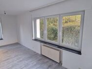 Schöne, helle 3-Zi.-Wohnung in ruhiger Wohnlage *EBK, Terrasse, Garage* - Stuttgart