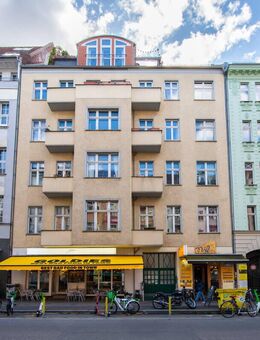 Nähe Boxhagener Platz und Mercedes Benz Arena: Effiziente 2-Zimmer-Wohnung - Balkon & Tageslichtbad - Berlin