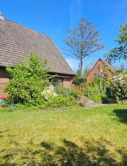 *Solides Einfamilienhaus mit Potential"will aus seinem Dornröschenschlaf erweckt werden"* - Itzehoe