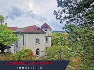 #Villa aus der Neorenaissance #Garagen #Blick auf Knieberg #Garten #Ausbaureserve - Langewiesen