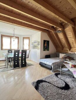 Ansprechende 3,5-Zimmer-Wohnung mit Erker und Balkon - Murg