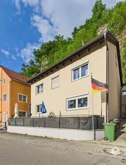 Ihr Traum vom Eigenheim - Zweifamilienhaus in idyllischer Lage an der Naab - Pielenhofen
